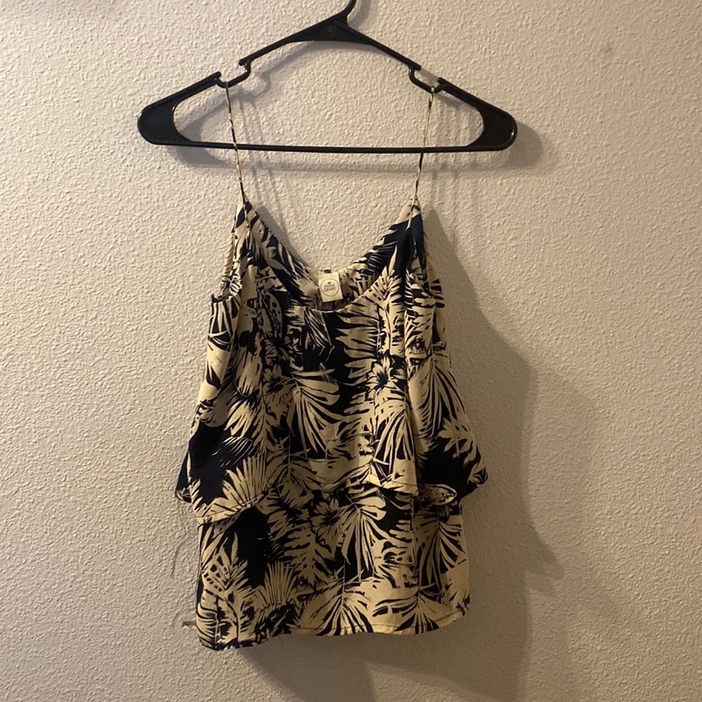 Paper Crane floral ruffle tank top size small